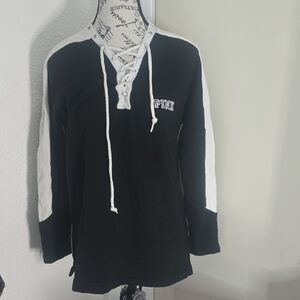 PINK Victoria Secret Black & White W/ Floral Back Lace-Up Sweatshirt (EUC)(XS)🌺